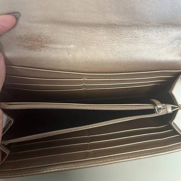 GUCCI Bifold Long Wallet Lovely Heart Signature Shima Leather Metallic